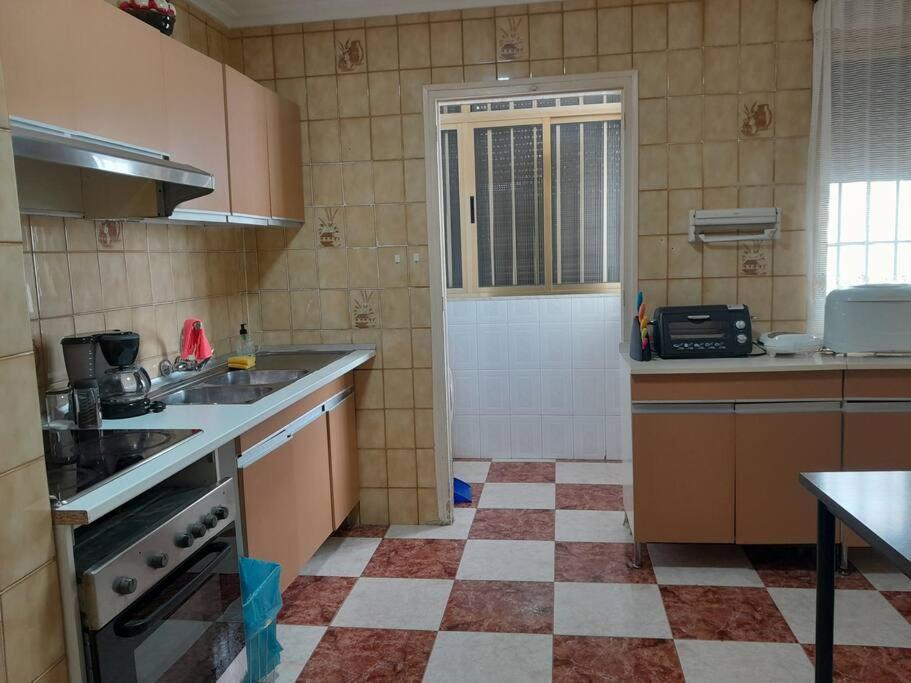 Disfruta De Un Barrio Tranquilo Leilighet Alcalá de Guadaira Eksteriør bilde